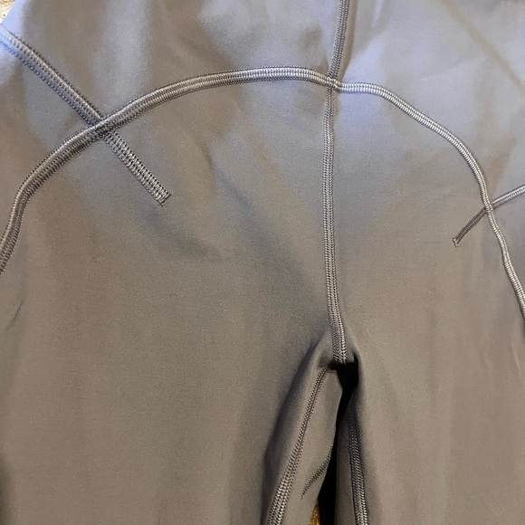 Lululemon align leggins size 6 - Picture 3 of 5